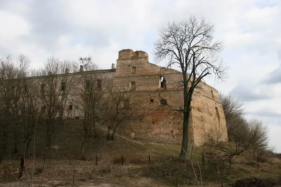 замок клевань