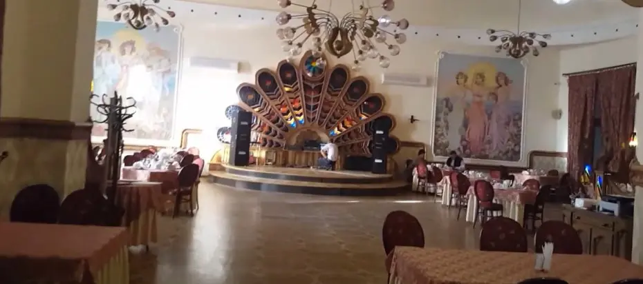 Золотий павич, Берегове