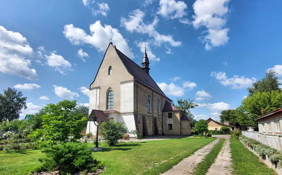 Ківерці. Костел та санктуарій
