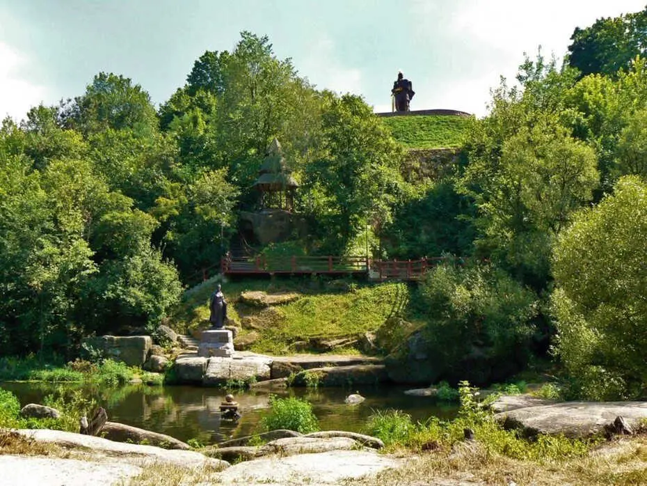 Коростень: пам'ятник князю Малу